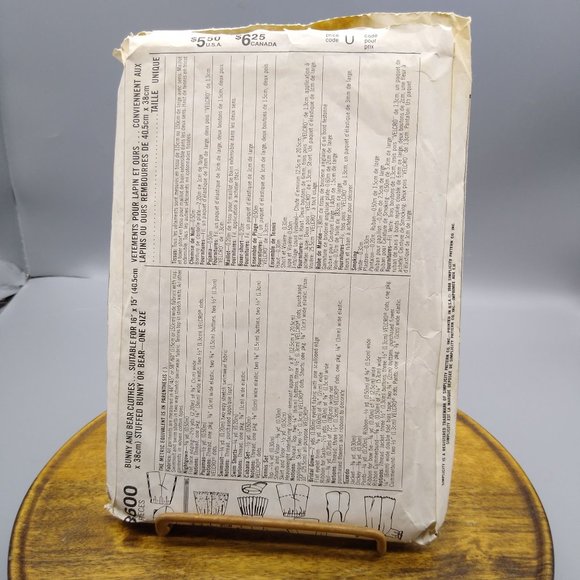 UNCUT Vintage Craft Sewing PATTERN Simplicity 8600, Bunny and Bear Clothes for 1 - Picture 2 of 3